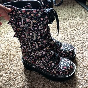 Women’s boots